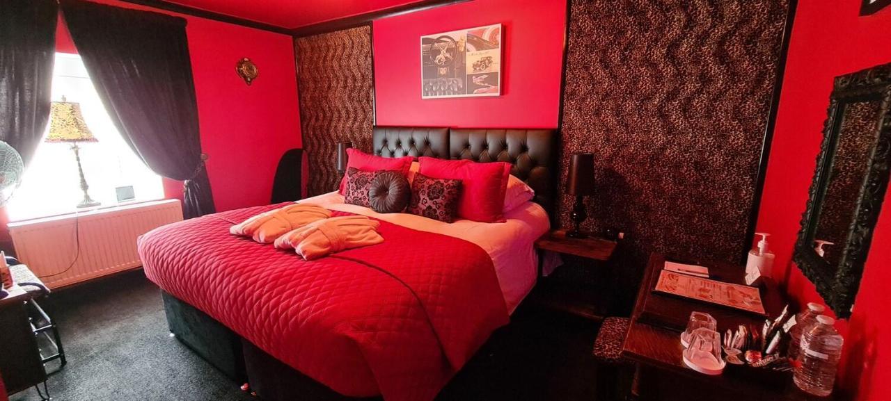 Cadillac Kustomz Hotel - Breakfast Available รอธเซย์ ภายนอก รูปภาพ
