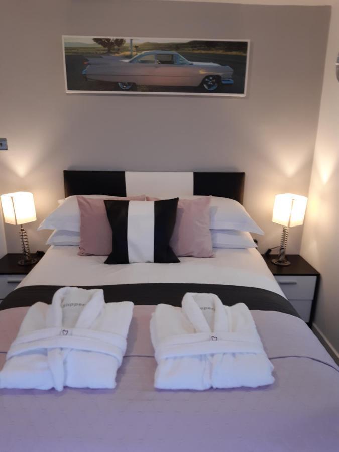 Cadillac Kustomz Hotel - Breakfast Available รอธเซย์ ภายนอก รูปภาพ