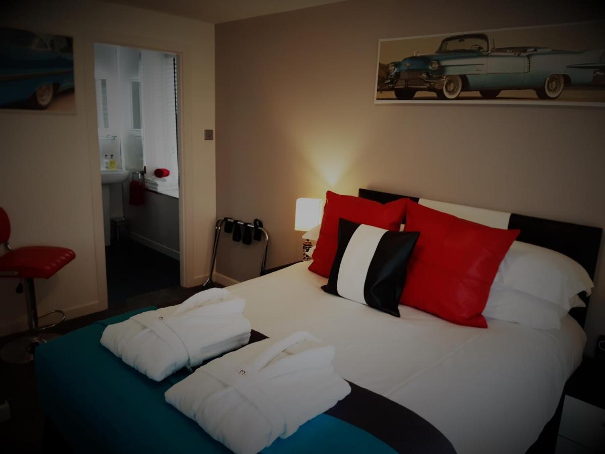 Cadillac Kustomz Hotel - Breakfast Available รอธเซย์ ภายนอก รูปภาพ